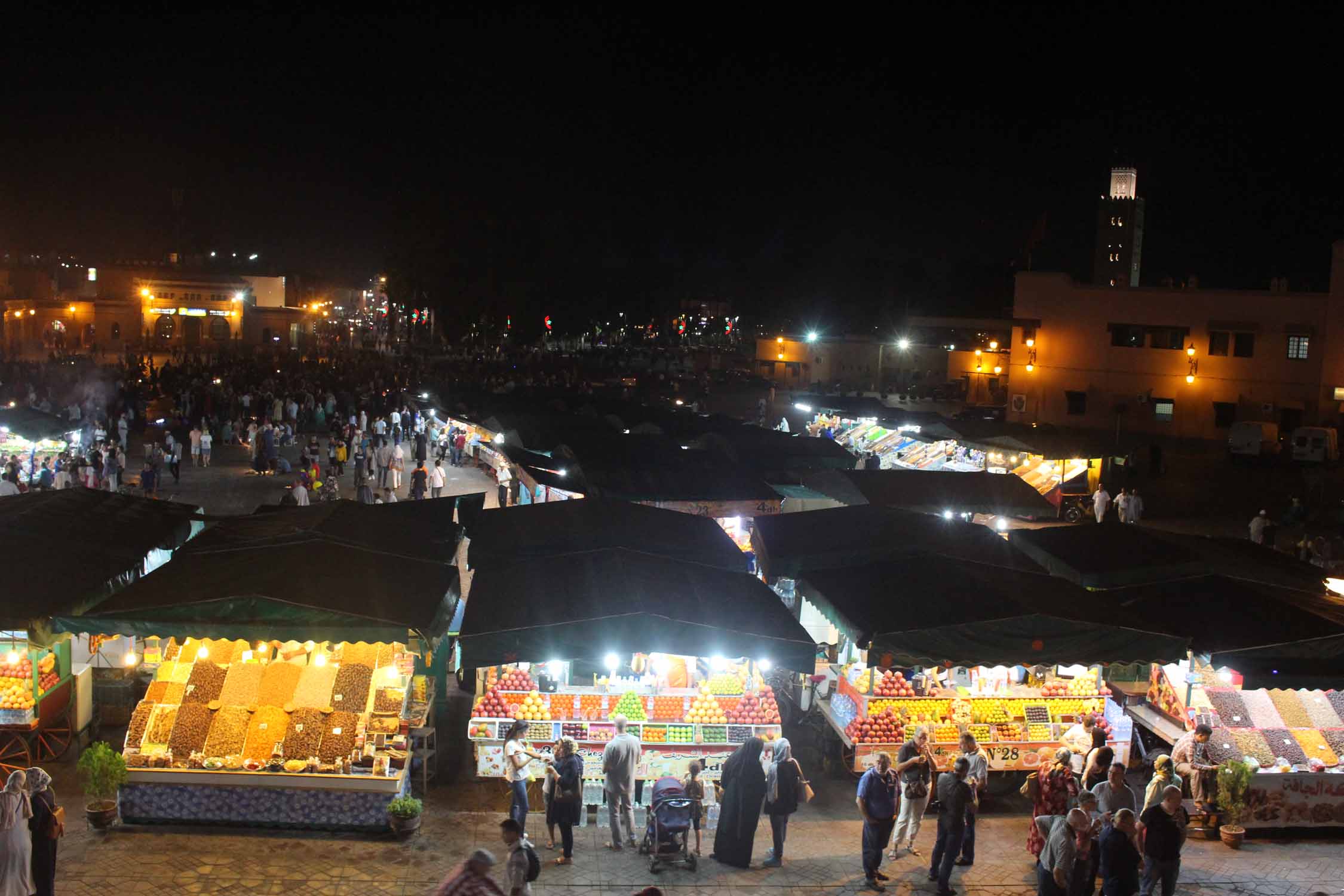 Marrakech, place Jemaa el-Fna, nuit