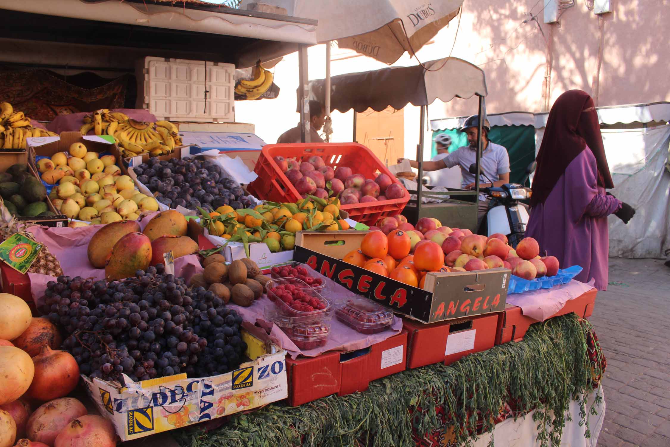 Marrakech, souk, fruits, légumes