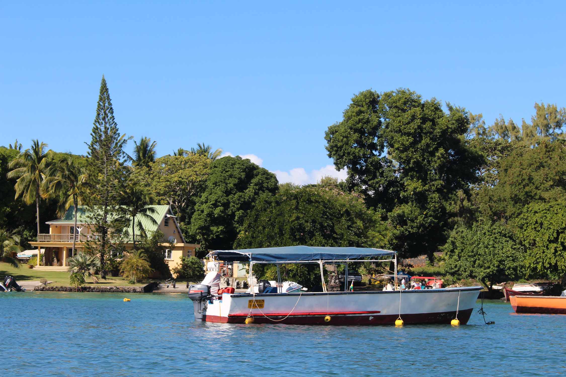 Ile Maurice, Trou d'Eau Douce, port