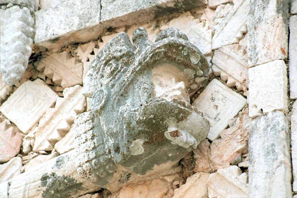 Uxmal, Quadrilatère des Nonnes, serpent