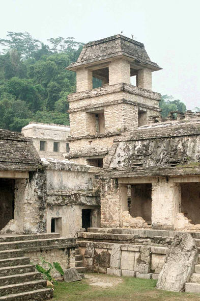 Palenque Yucatan, Palacio