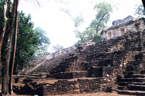 Yaxchilán, Petite Acropole