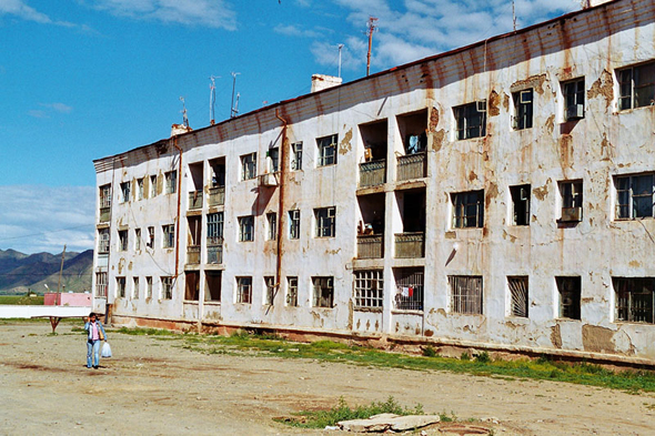 Oulan Bator, bâtiment soviétique