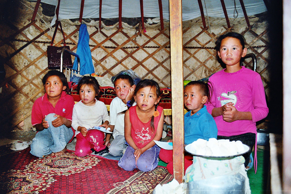 Famille mongole, yourte