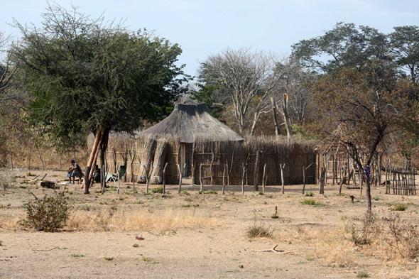 Village, rivière Kwando