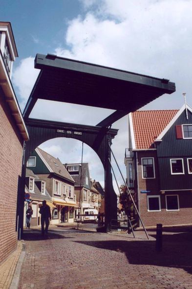 Volendam, Pont-levis