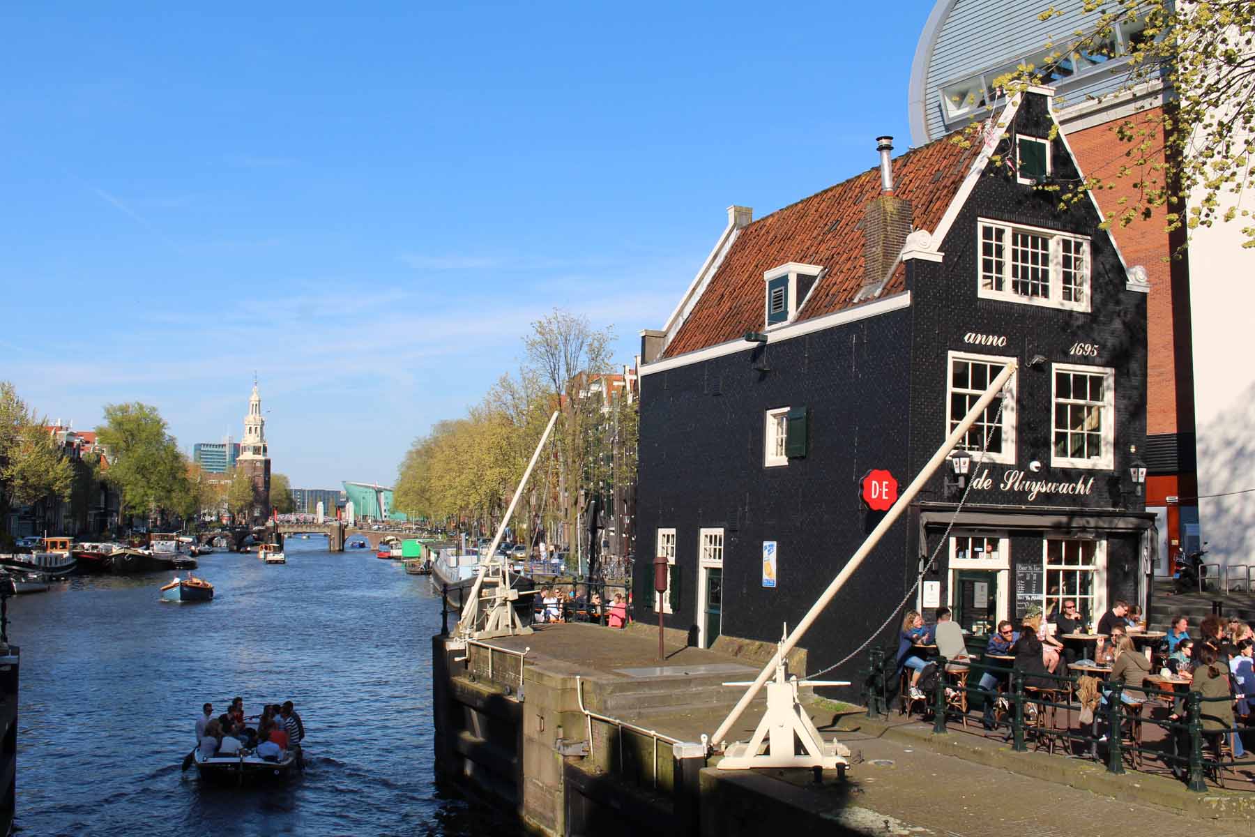 Amsterdam, café Sluyswacht, canal Oudeschans