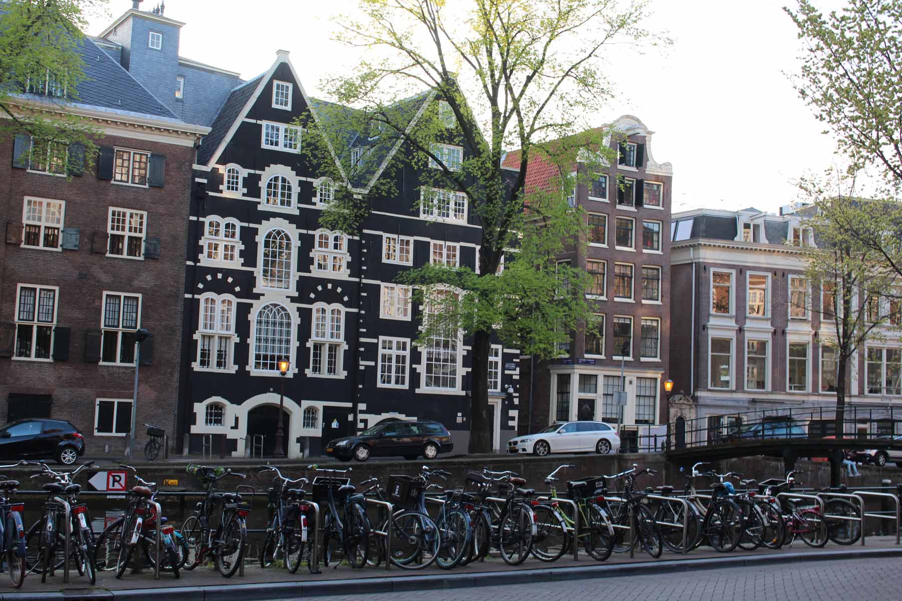 Amsterdam, Kloveniersburgwal, maisons, Quartier Rouge
