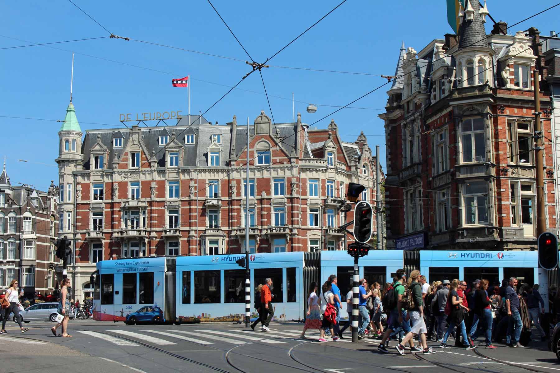 Amsterdam, carrefour Muntplein Amstel