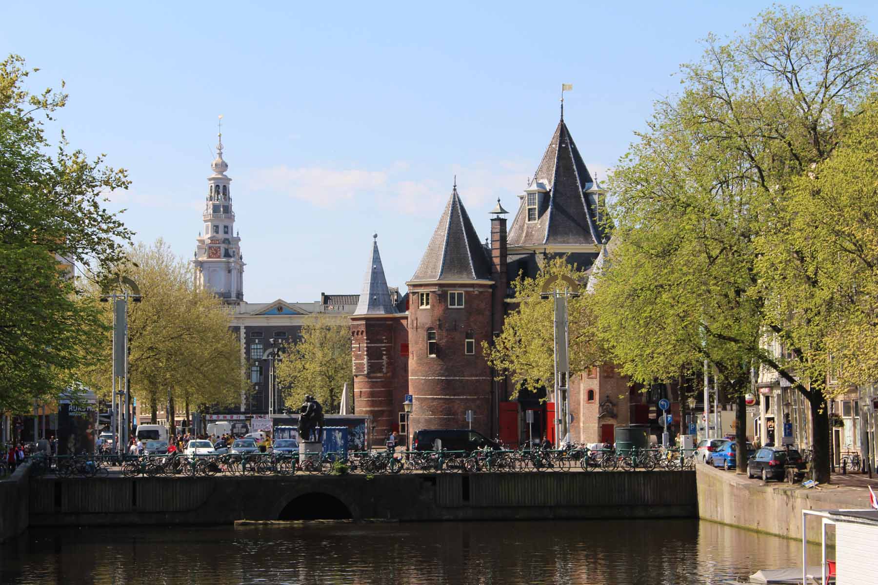 Amsterdam, canal Geldersekade Waag