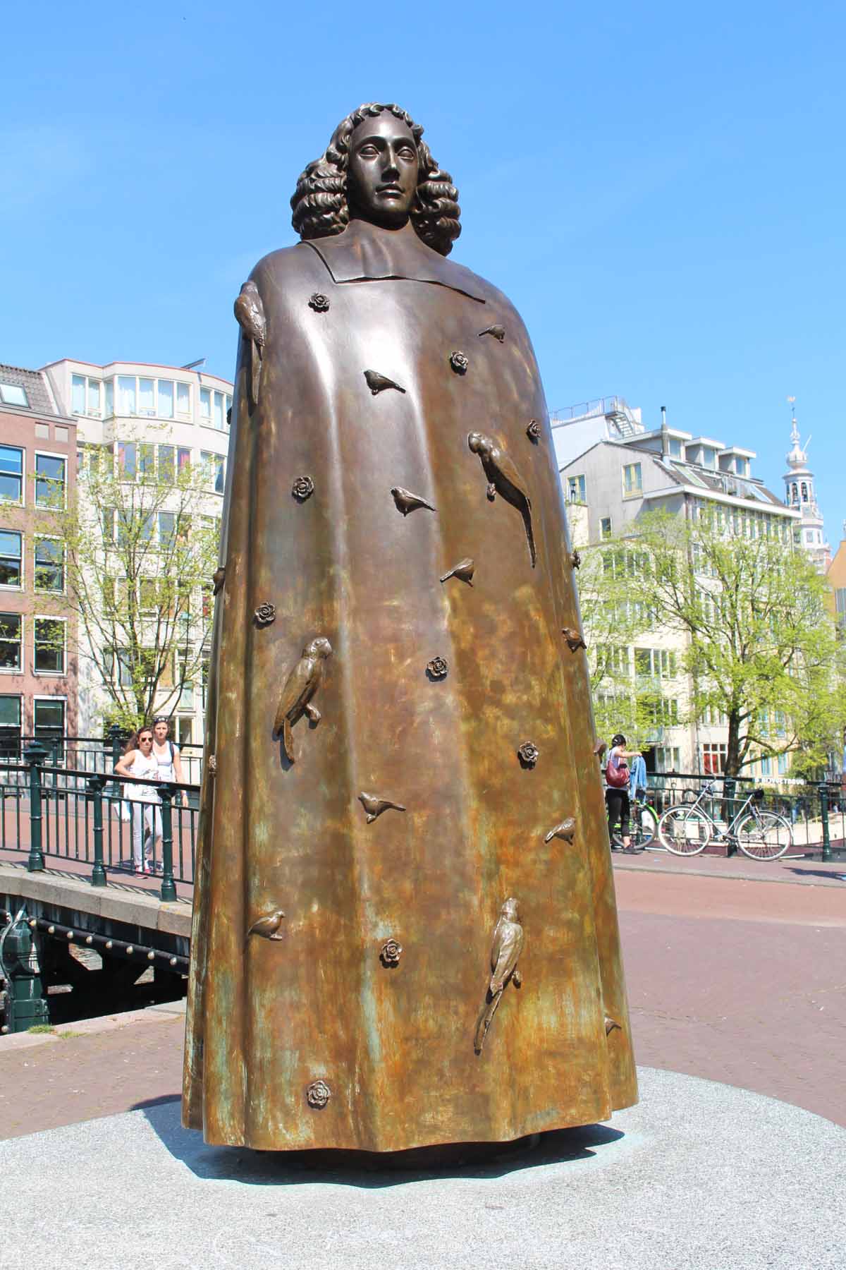 Amsterdam, statue Baruch Spinoza