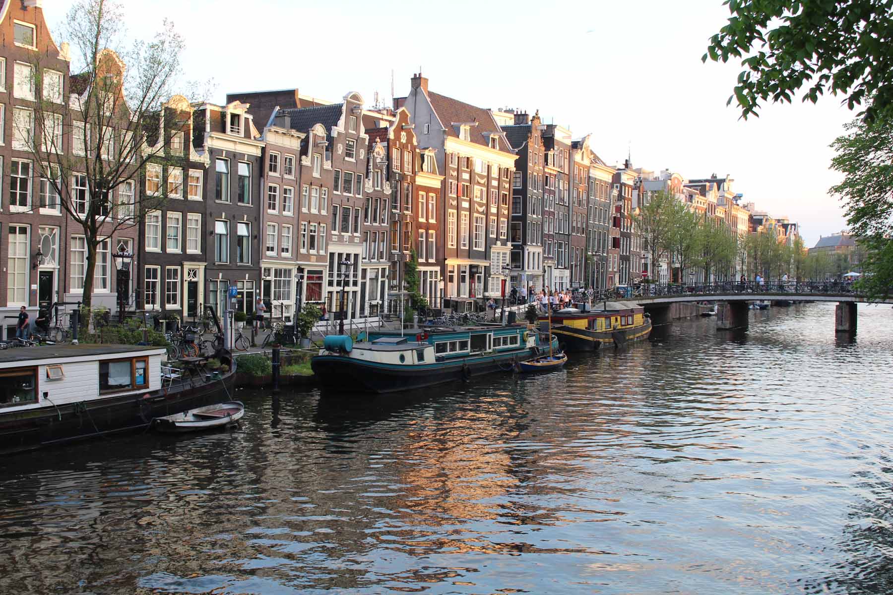 Amsterdam, canal Singel, soir