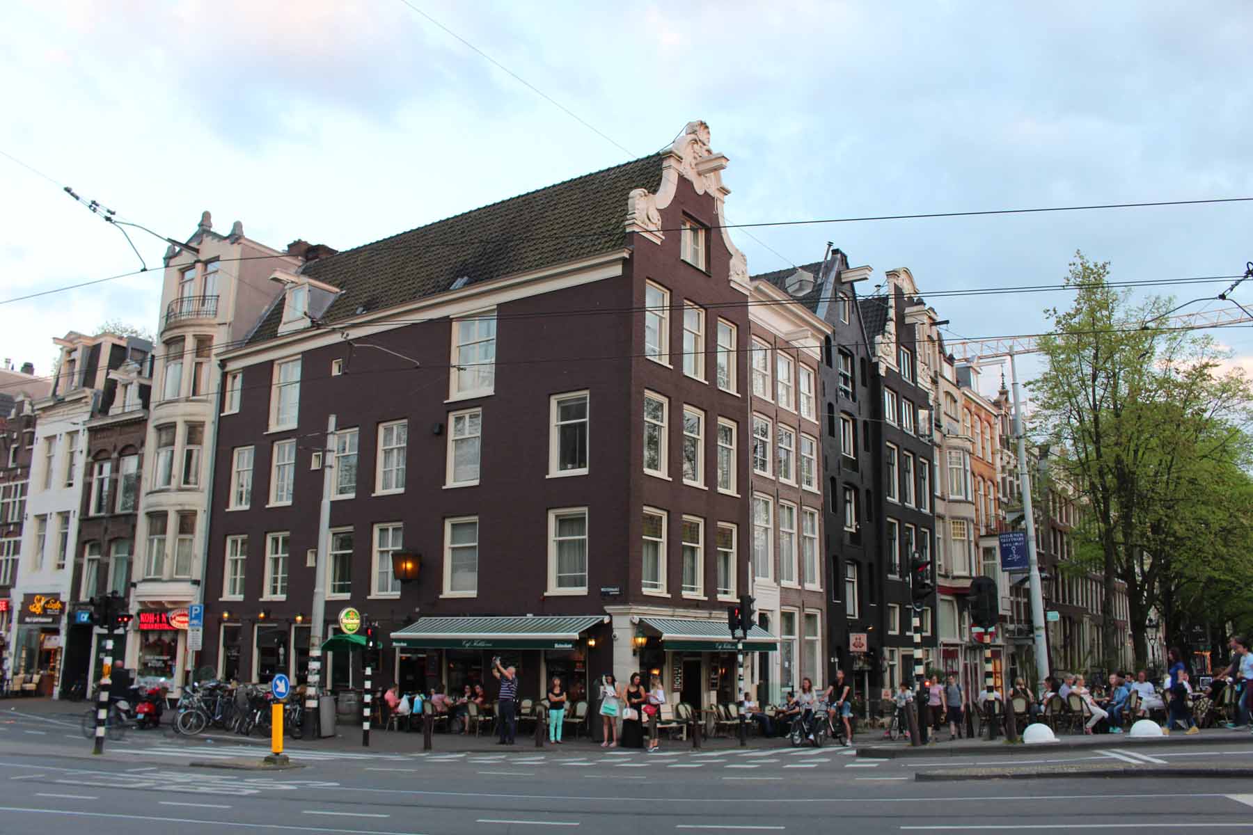 Amsterdam, rue Westermarkt, soir