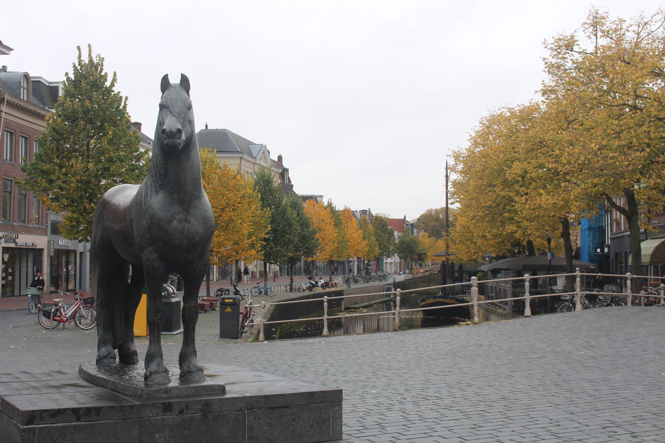 Leeuwarden, statue cheval Friesland