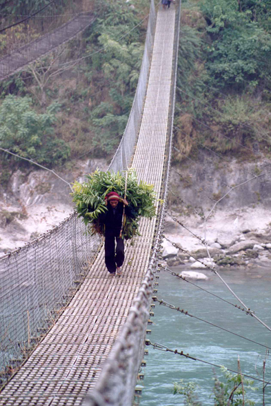 Rivière Trisuli, pont suspendu