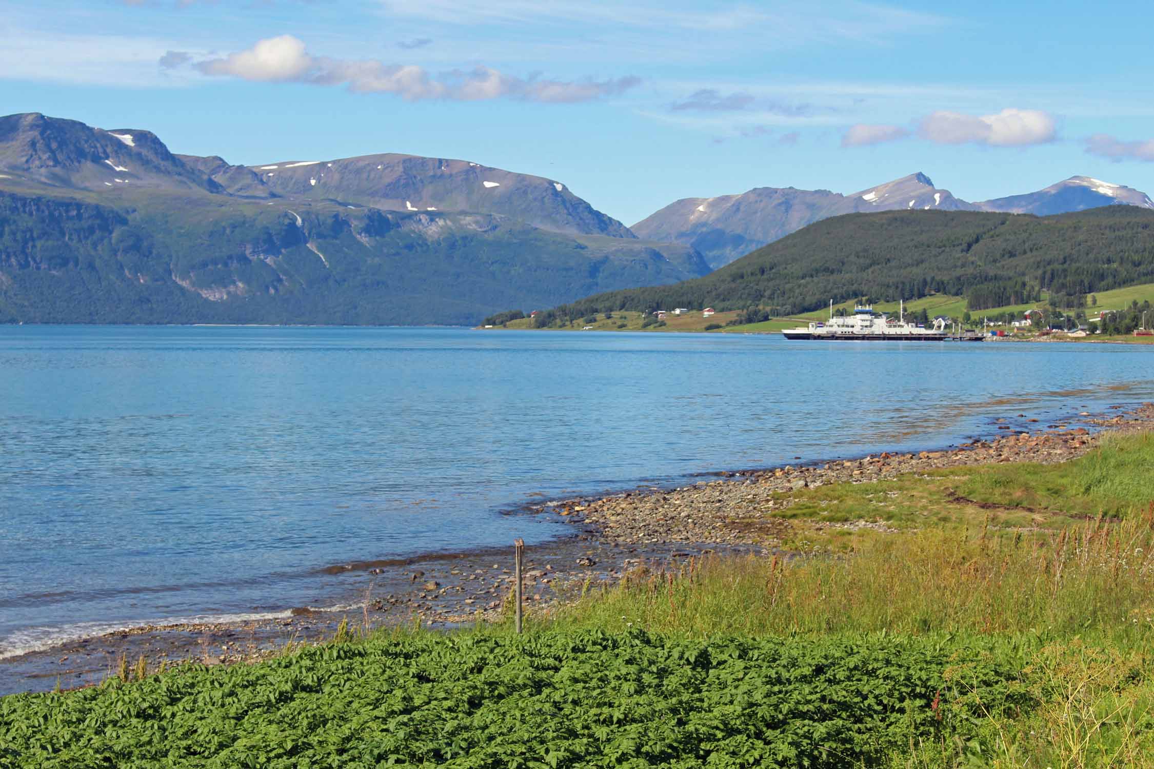 Laponie, Svensby, ferry, paysage