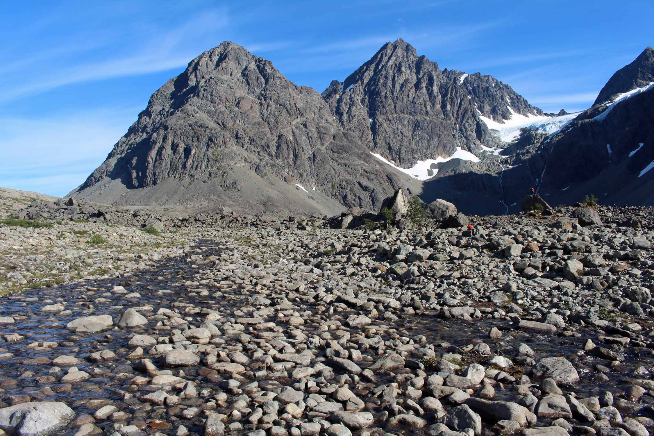 Alpes de Lyngen, lac Blavatnet, paysage