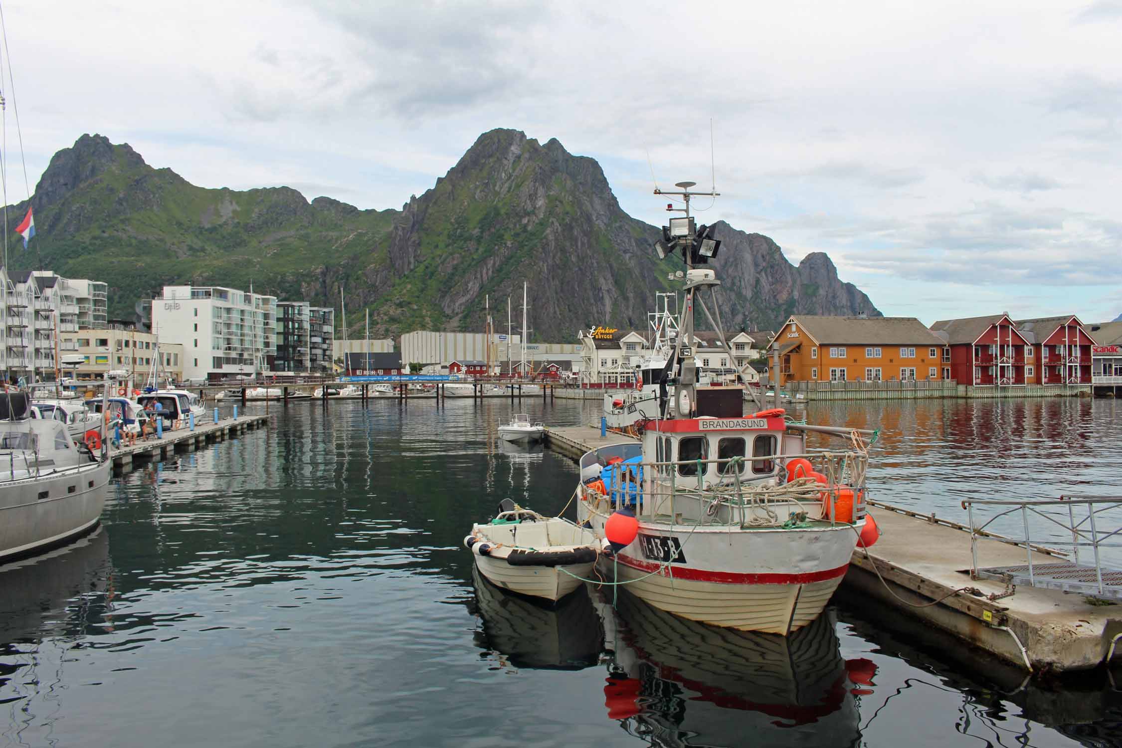 Norvège, Lofoten, Svolvaer, port