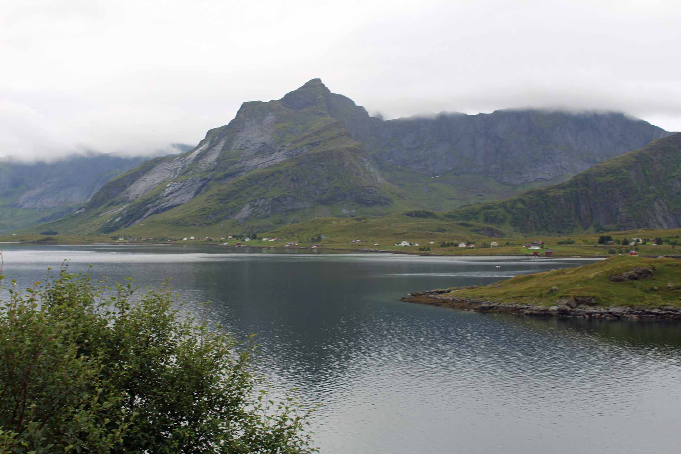 Norvège, Lofoten, Stromsnes, fjord