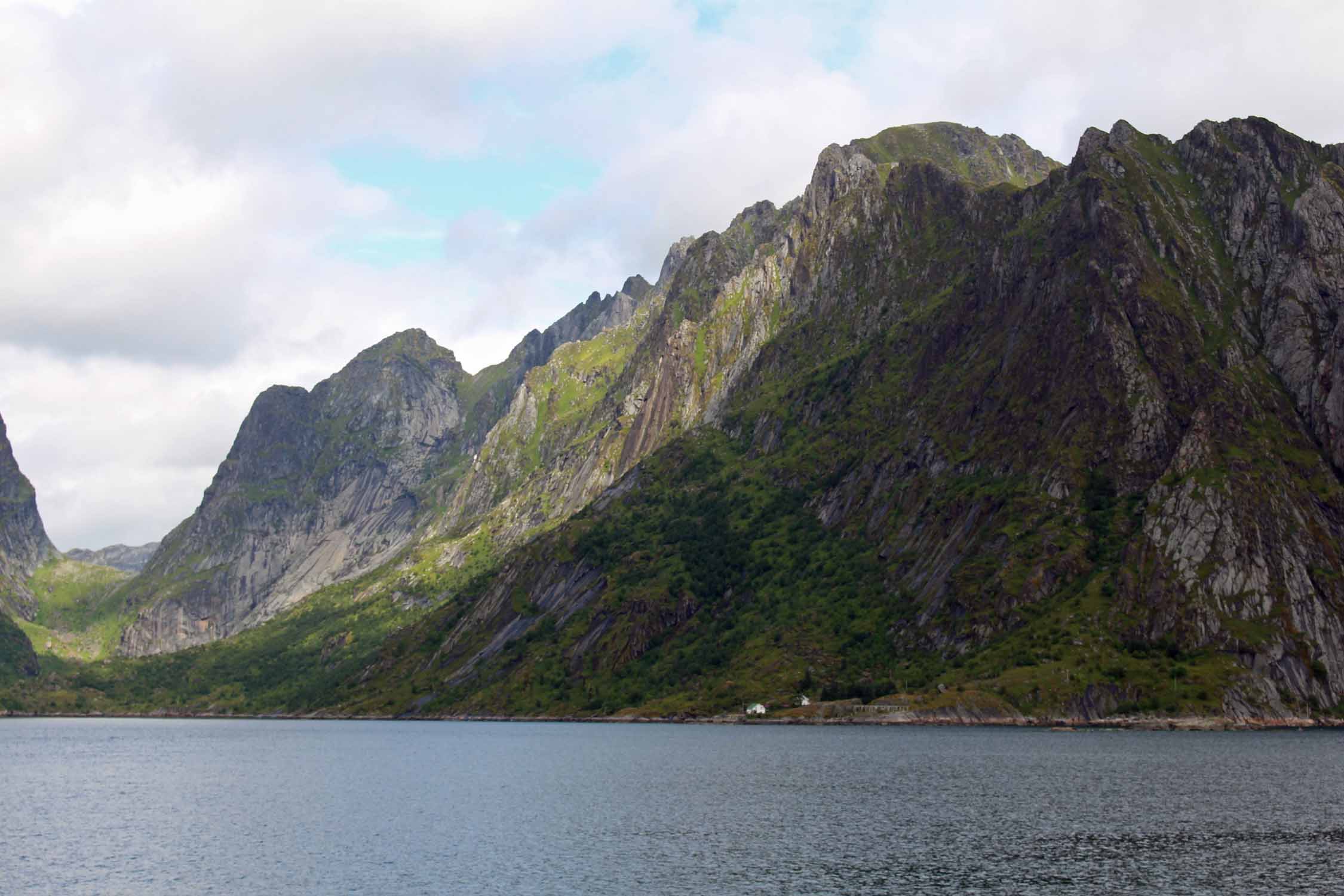 Norvège, Lofoten, Hamnoy, montagne