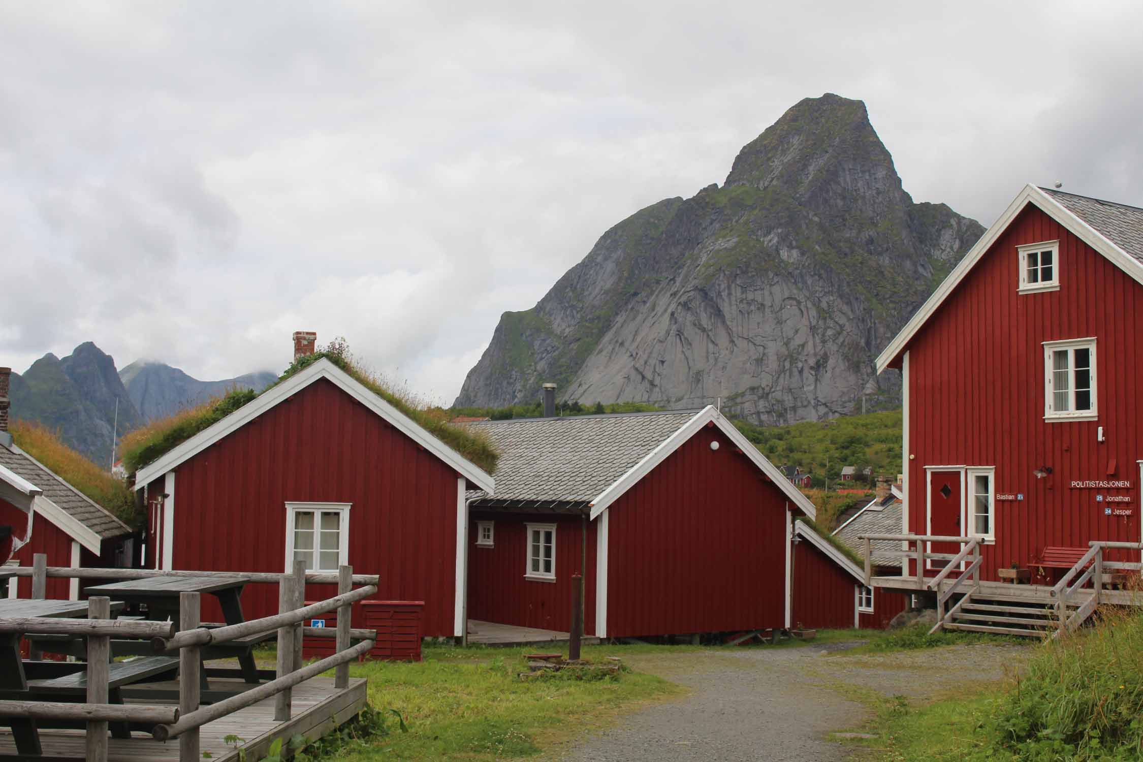 Lofoten, Reine, maisons rouges