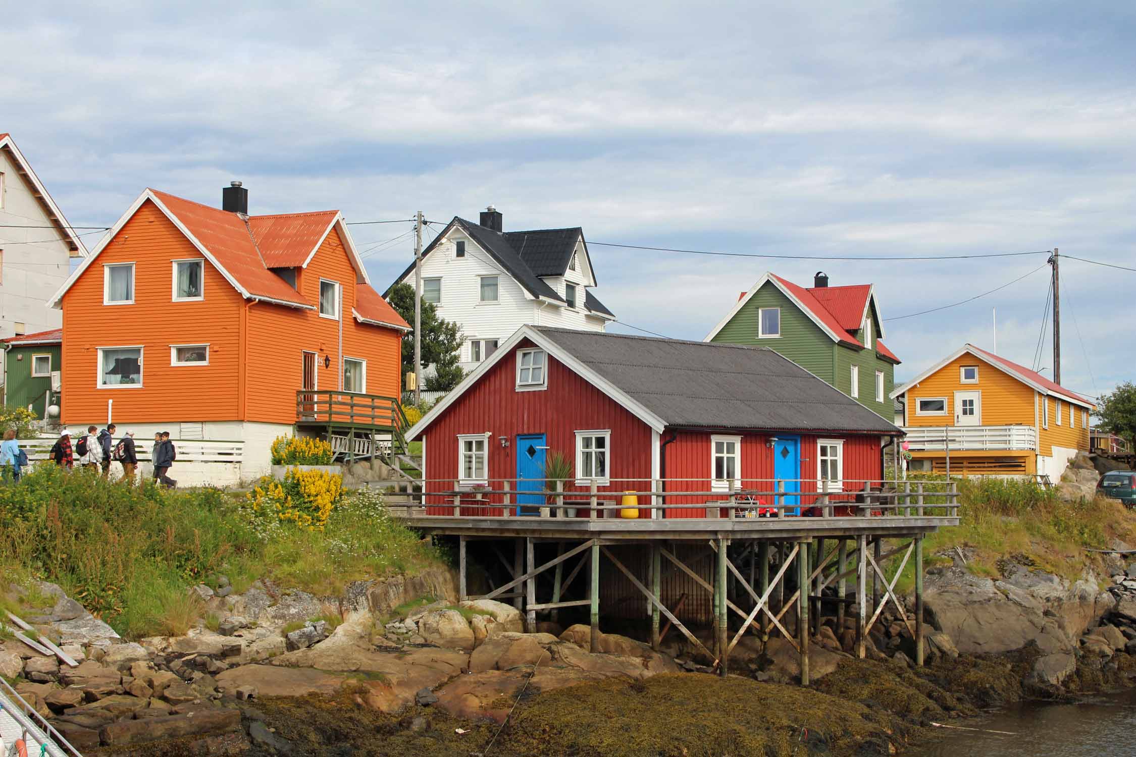 Norvège, Lofoten, Henningsvaer, maisons colorées