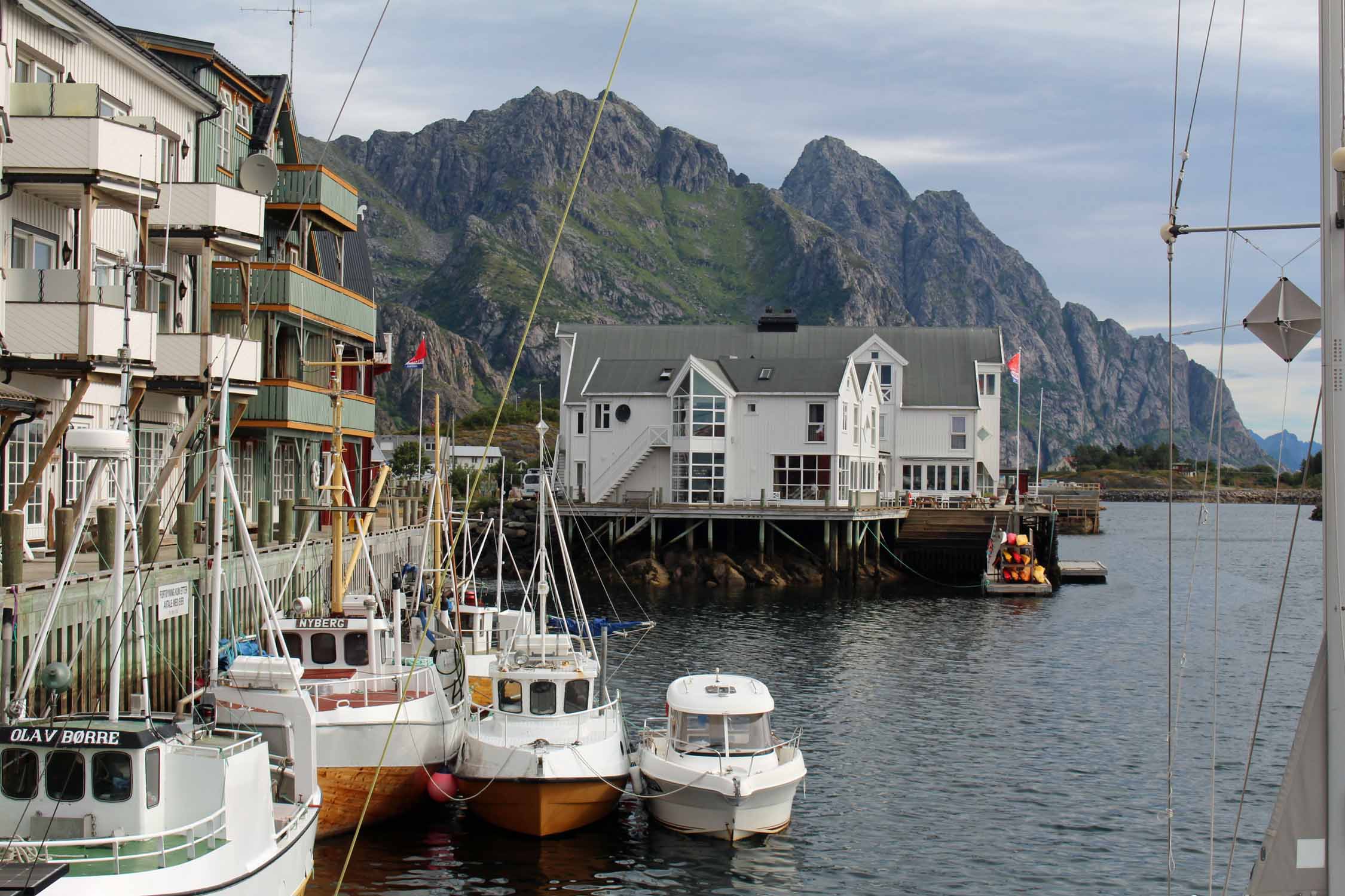 Norvège, Lofoten, Henningsvaer, bateaux