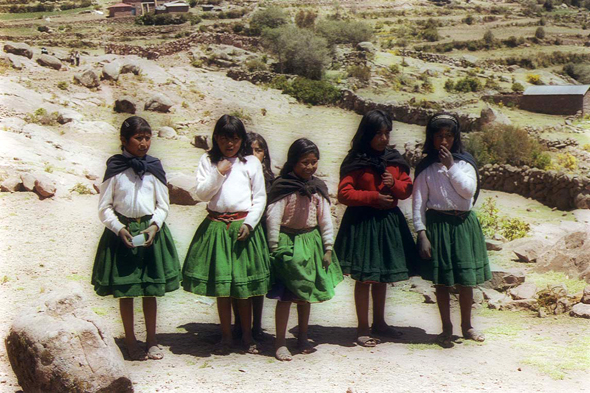 Ile de Taquile, écolières