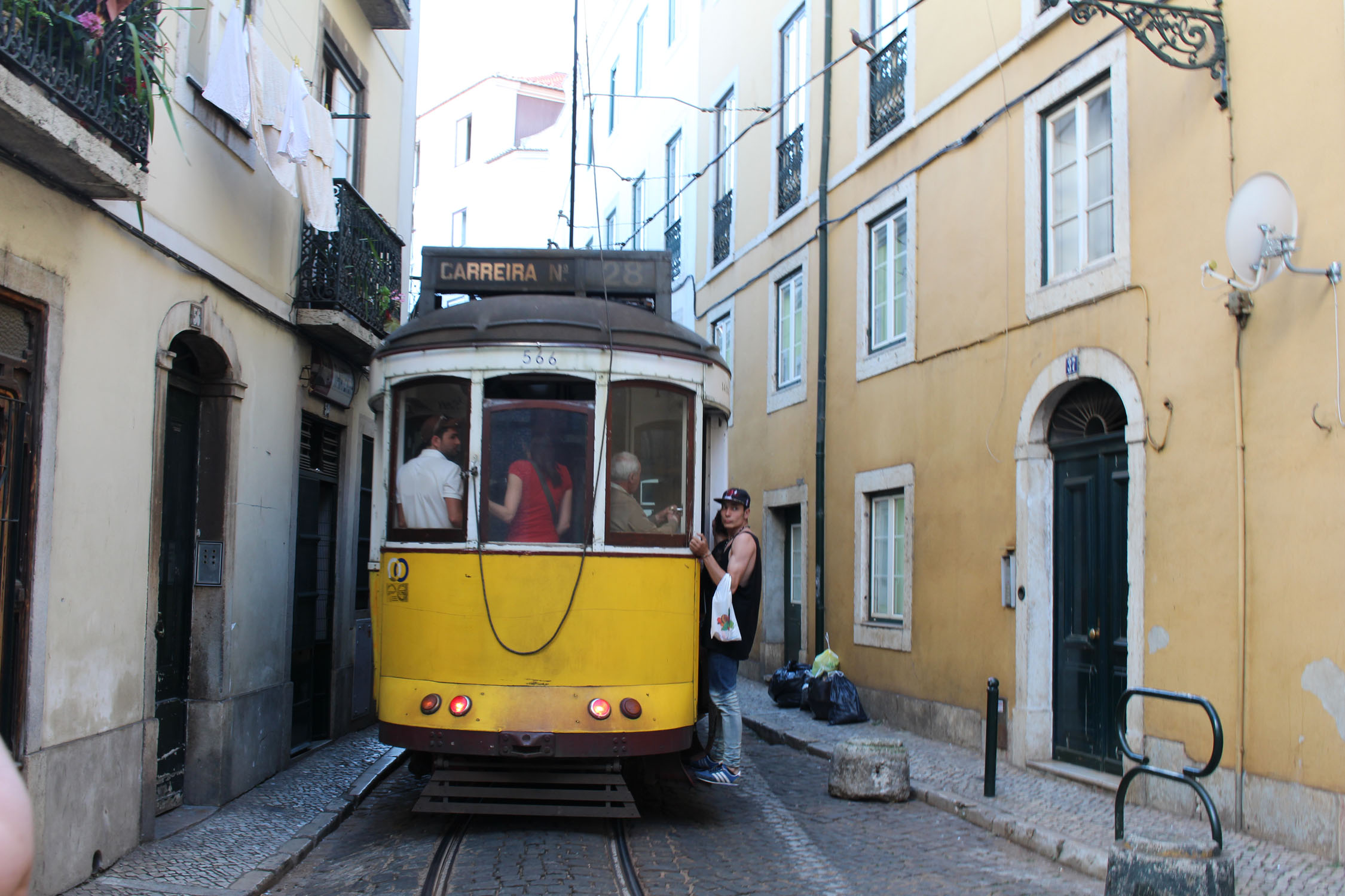 Lisbonne, Alfama, tramway