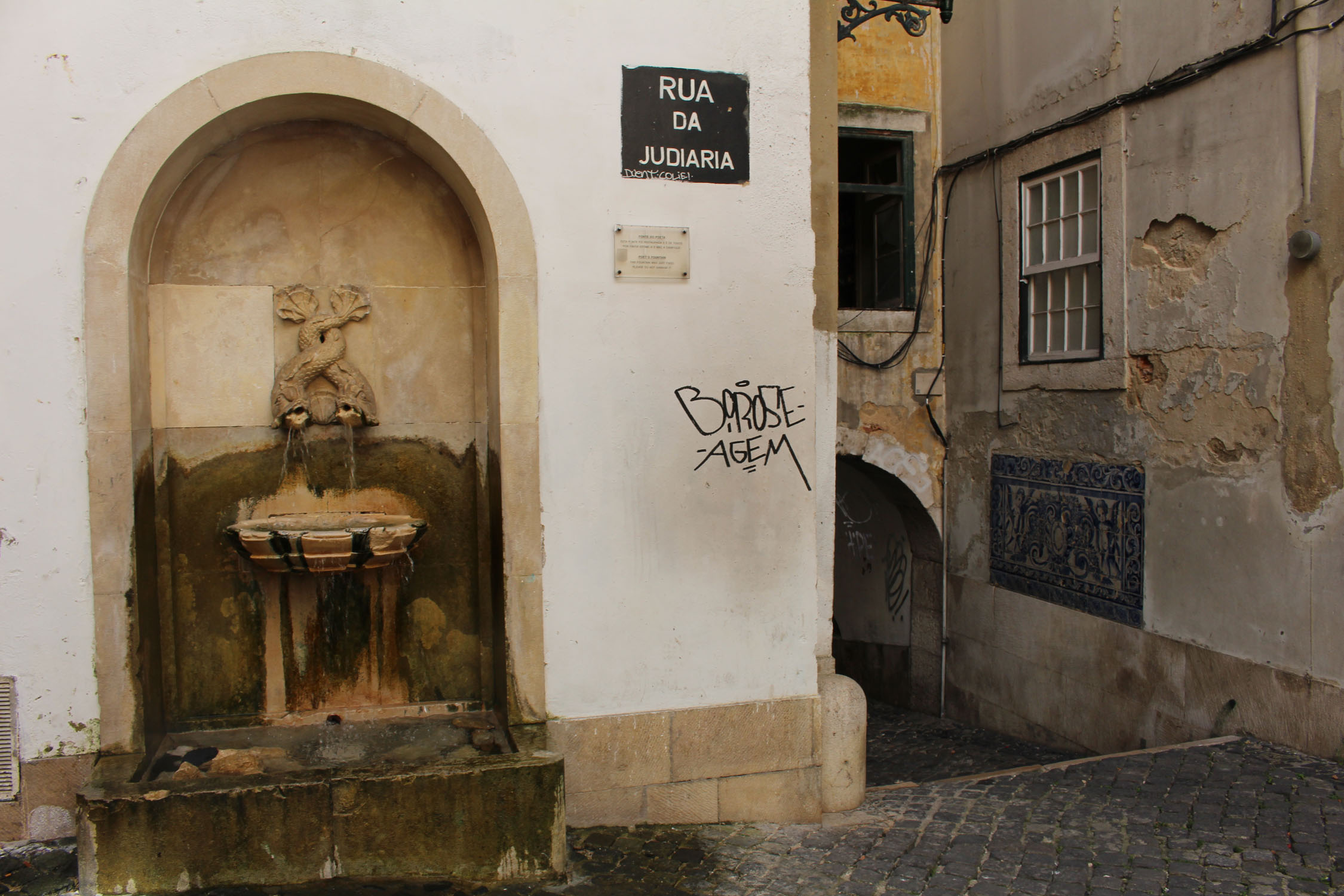 Lisbonne, Alfama, fontaine