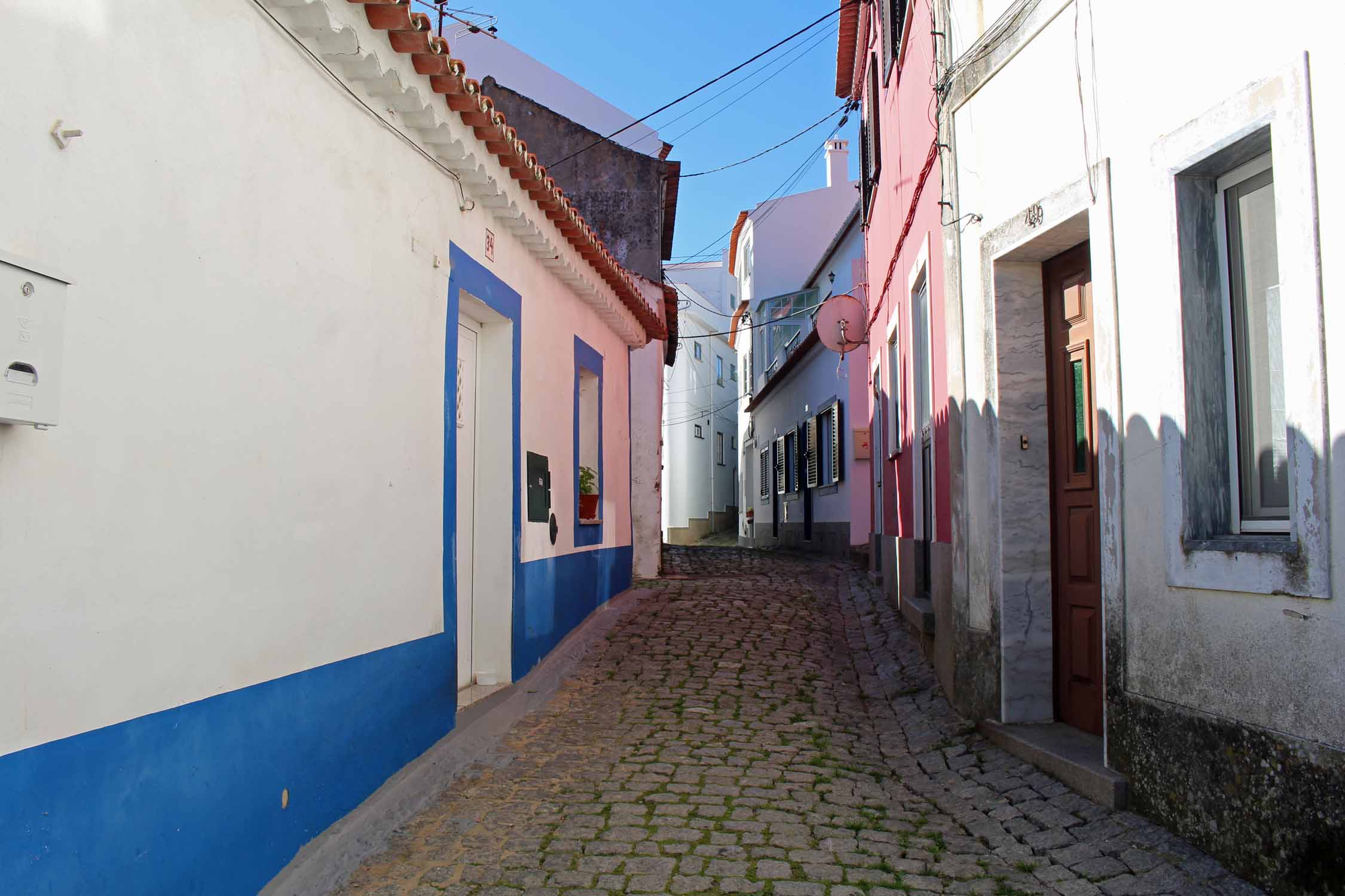 Monchique, ruelle colorée