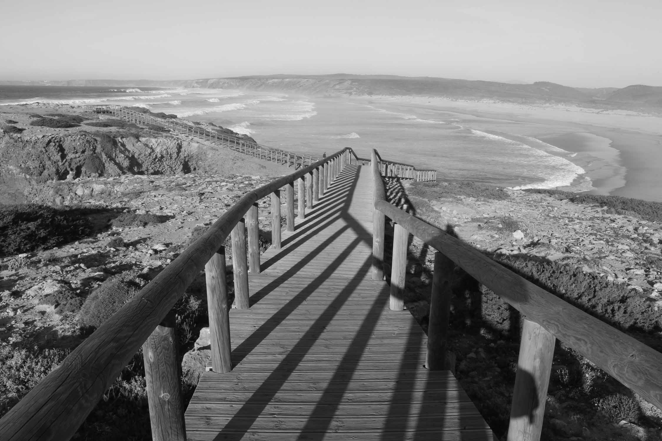 Plage de Bordeira, noir et blanc