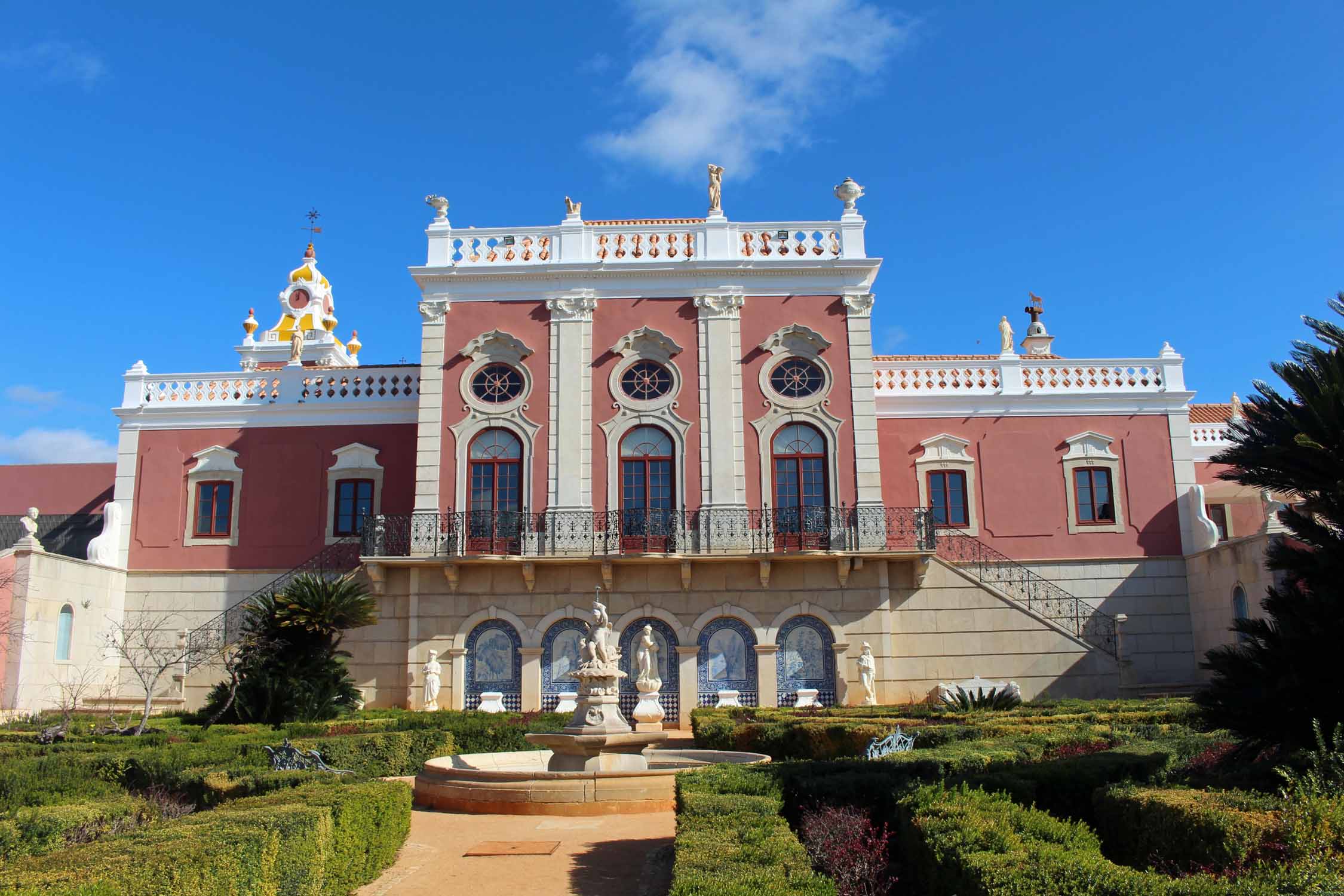 Estoi, jardins et palais