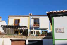 Bordeira, maisons color&eacute;es