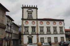 Guimar&atilde;es, b&acirc;timent place Misericordia