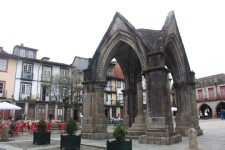 Guimar&atilde;es, croix Padr&atilde;o do Salado