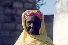 Sine Saloum, femme S&eacute;n&eacute;galaise