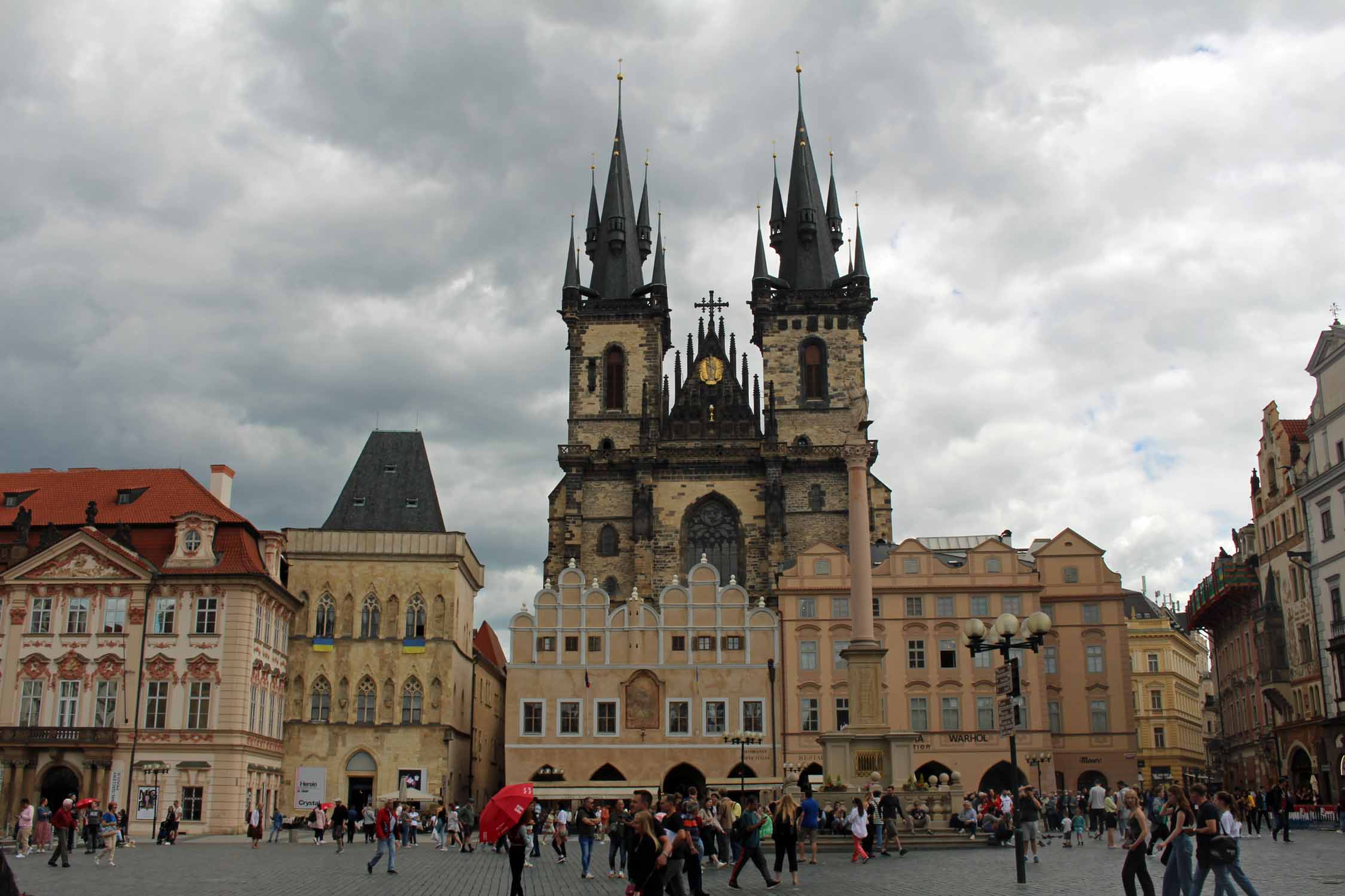 Prague, place de la Vieille Ville, église de Tyn