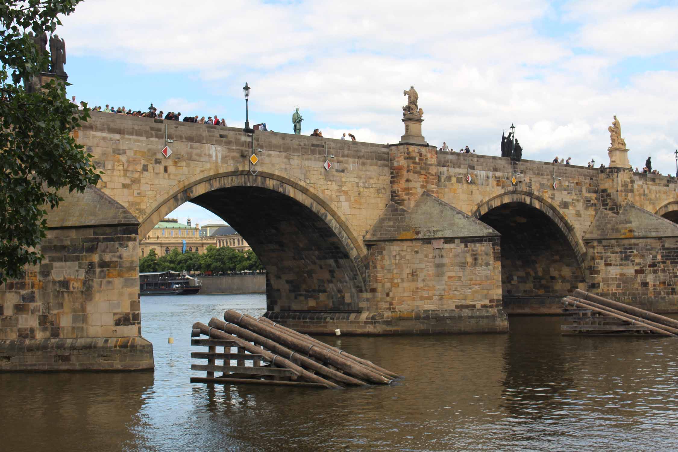 Prague, pont Charles, arches