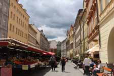 Prague, rue Havelska, march&eacute;