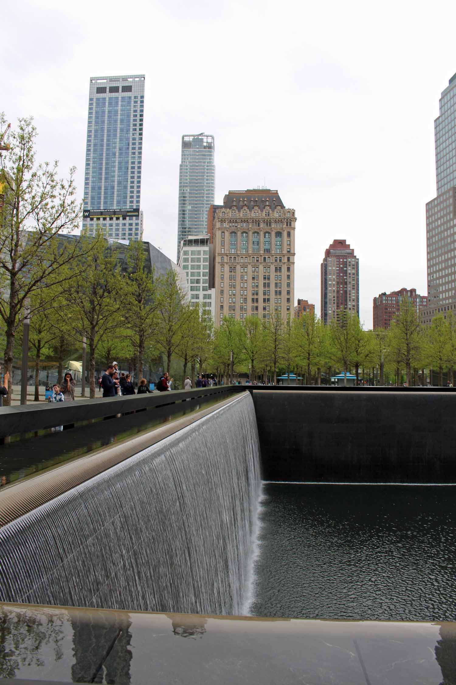 New York, Manhattan, parc commémoratif du 11 septembre, cascade