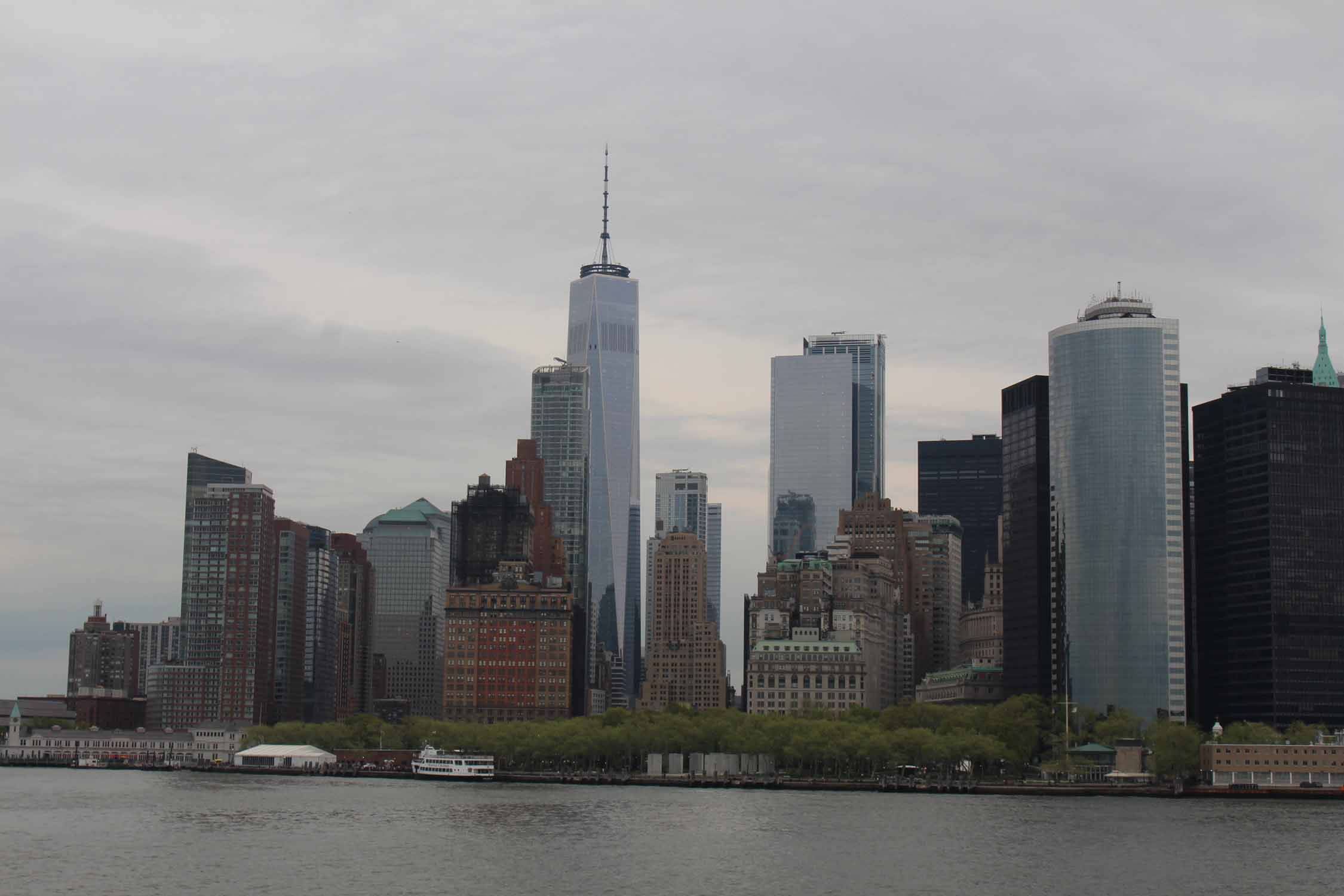 New York, Manhattan, vue et tours du Lower Manhattan