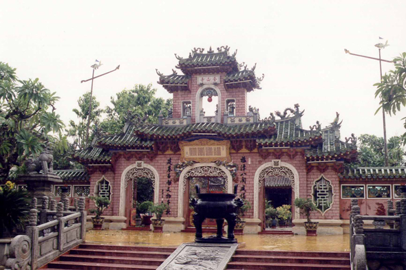 Temple Phu Kien