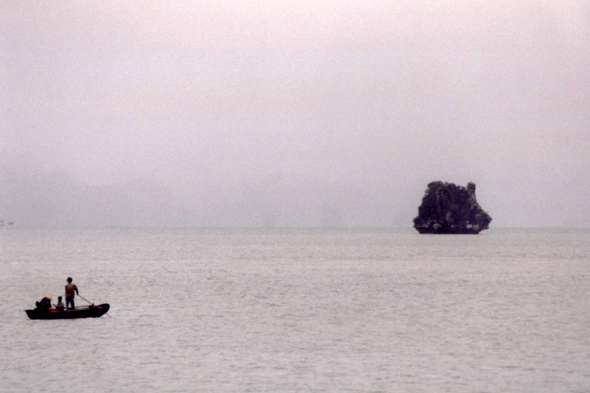 Baie d'Halong, pêcheur