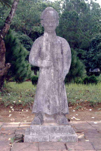 Minh Mang, statue